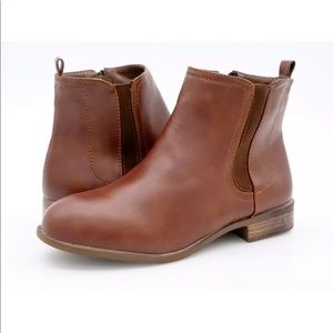 Spicy Womens Brown Faux Leather Chelsea Ankle Boot